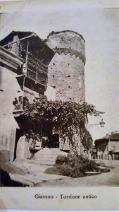 Giaveno - una delle torri urbane in una foto d'epoca