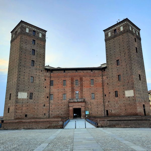 Piemonte in video - i tesori di Fossano e il castello dei Savoia-Acaia