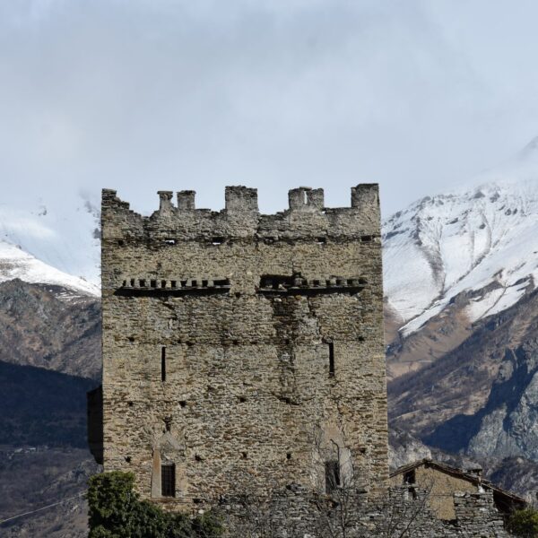 Itinerario valsusino tra Mattie e Bussoleno: la casaforte di Menolzio e il Castel Borello