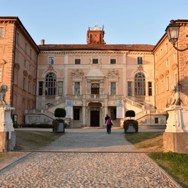 Il Castello Reale di Govone, residenza estiva prediletta di re Carlo Felice di Savoia e Maria Cristina di Borbone