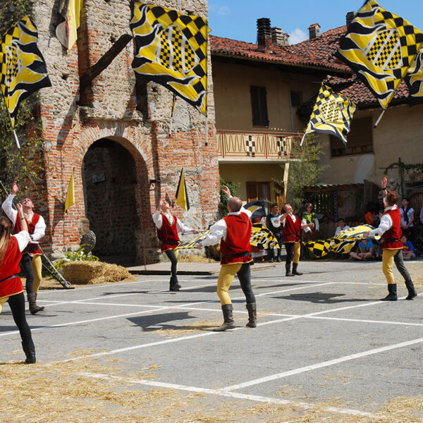Vivat Savoia et populus! Al via a Oglianico in Canavese la festa del "Calendimaggio - Idi di maggio"