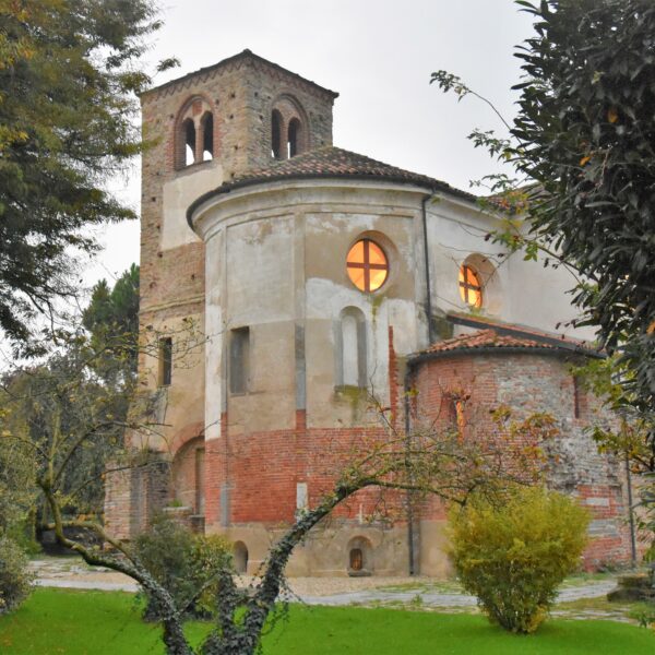 L'abbazia di Cavour, scrigno di arte, storia e fede