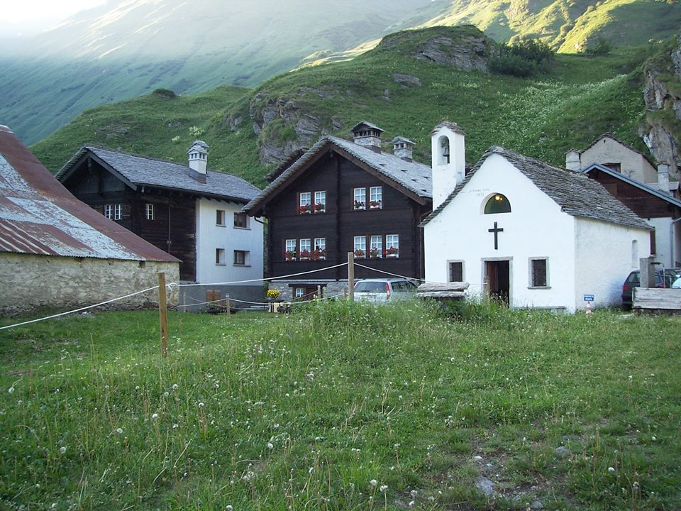 Gli usi battesimali dell'Ossola negli scritti di Don Carlo Ramponi